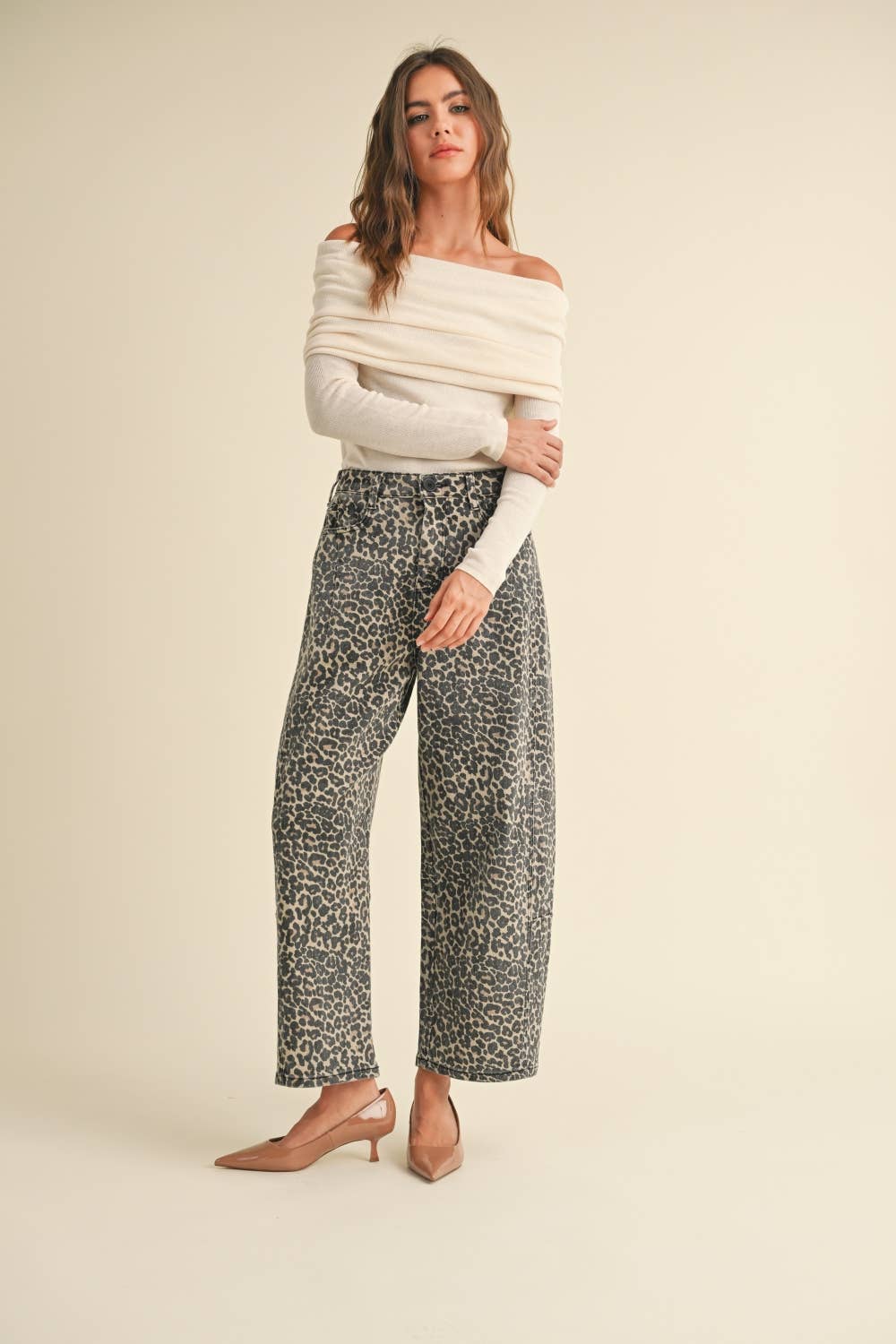 Meredith📚LEOPARD PRINT BARREL PANTS